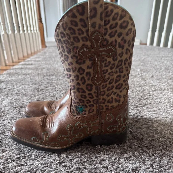 Ariat girls boots, Size 1 Leopard Print and Brown Cowgirl Boots square toe - Picture 2 of 8